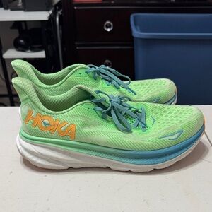 Hoka Men’s Clifton 9